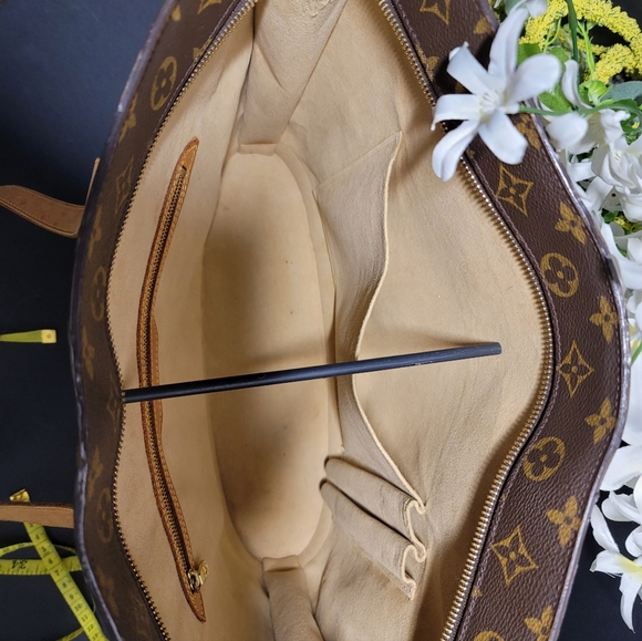 The Iconic Louis Vuitton Babylone Tote - Picture 8 of 14